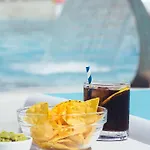 Guinate Club * Πουέρτο Ντελ Κάρμεν